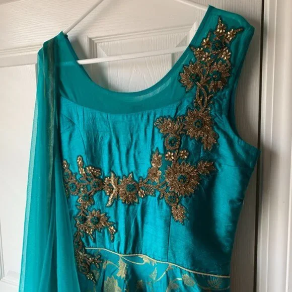 Indian Reception Outfit / Indian Reception Dress / Indian Wedding Dress - Picture 3 of 4